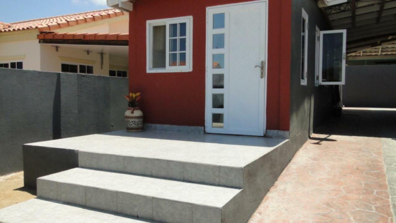 La Casita Torres Villa Oranjestad Exterior photo